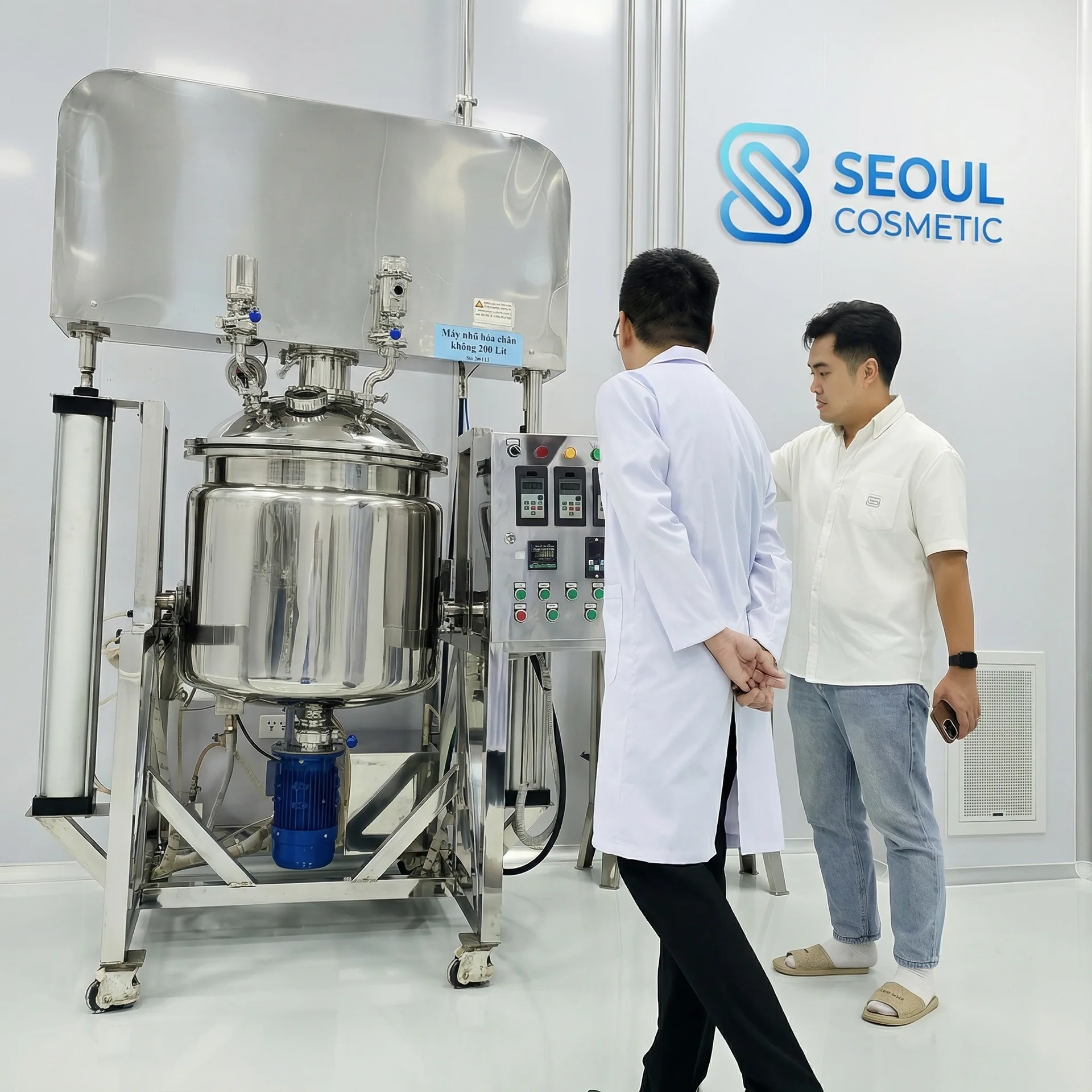 Máy sản xuất gia công mỹ phẩm OEM tại nhà máy Seoul Cosmetic