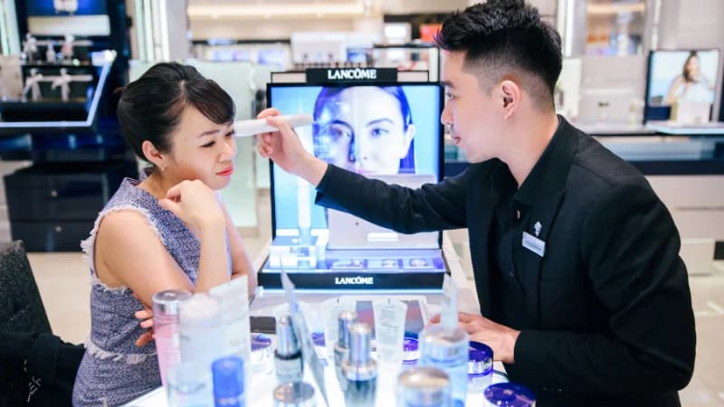 Thị Trường Làm Đẹp 2026 Online Chiếm Ưu Thế Nhưng Trải Nghiệm Thực Tế Vẫn Là Lợi Thế Cốt Lõi